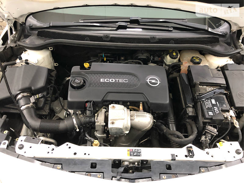 Універсал Opel Astra 2011 в Мукачевому