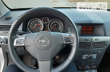 Хэтчбек Opel Astra 2006 в Прилуках