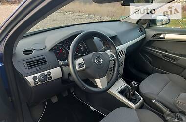 Универсал Opel Astra 2009 в Калуше