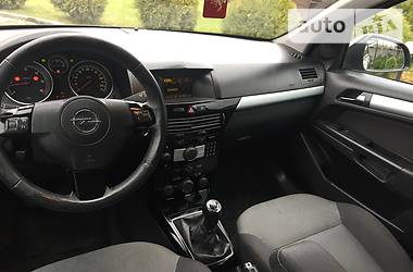 Универсал Opel Astra 2010 в Львове