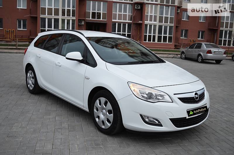 Универсал Opel Astra 2012 в Николаеве