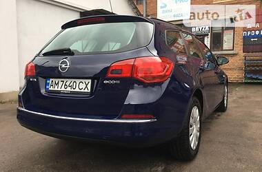 Универсал Opel Astra 2013 в Житомире