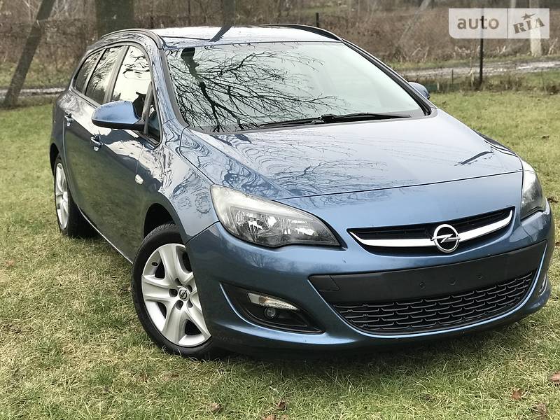 Універсал Opel Astra 2014 в Луцьку