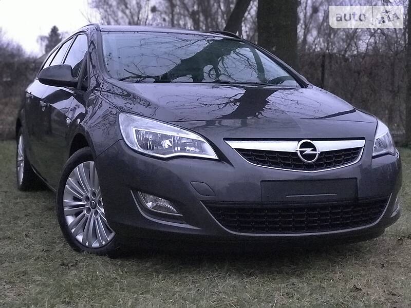 Универсал Opel Astra 2012 в Луцке