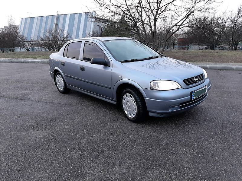 Седан Opel Astra 2006 в Черкасах