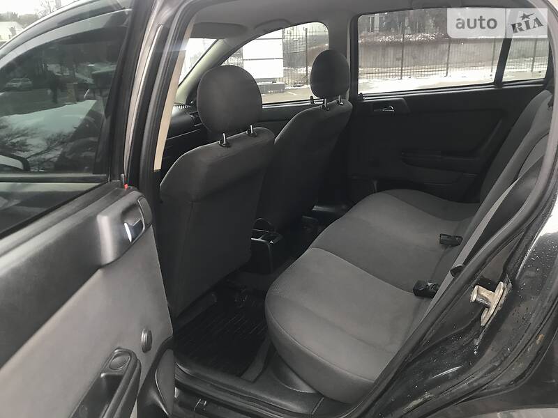 Седан Opel Astra 2006 в Нежине
