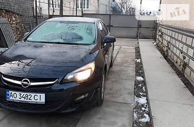 Седан Opel Astra 2015 в Хусте