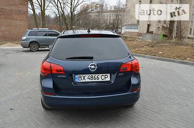 Универсал Opel Astra 2012 в Хмельницком