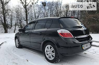Хетчбек Opel Astra 2005 в 