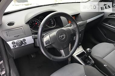 Хетчбек Opel Astra 2005 в 