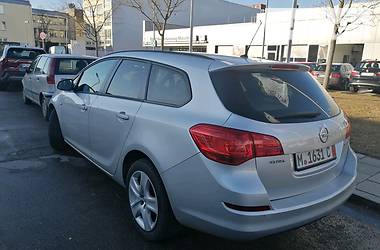 Универсал Opel Astra 2011 в Киеве