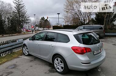 Универсал Opel Astra 2011 в Киеве