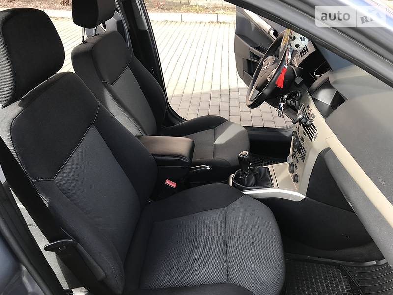 Універсал Opel Astra 2007 в Чернівцях