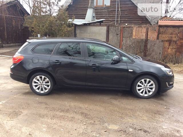 Універсал Opel Astra 2013 в Києві