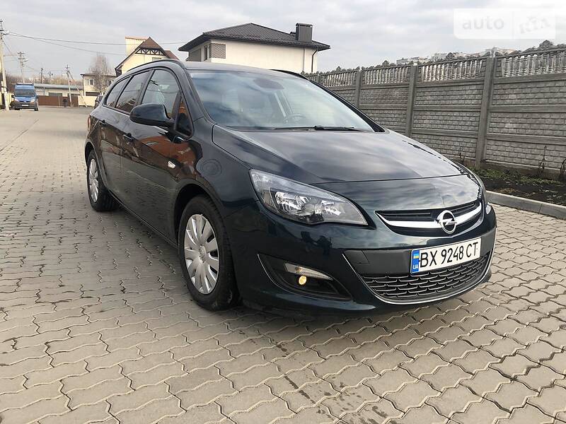 Универсал Opel Astra 2014 в Хмельницком