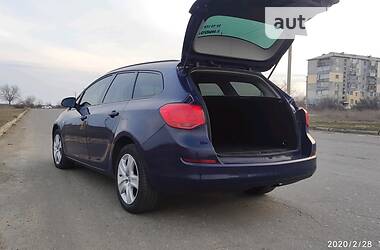 Универсал Opel Astra 2011 в Овидиополе