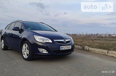 Универсал Opel Astra 2011 в Овидиополе