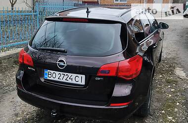 Універсал Opel Astra 2011 в 