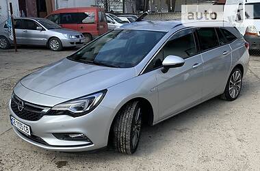 Универсал Opel Astra 2016 в Черновцах