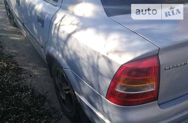 Седан Opel Astra 2004 в 