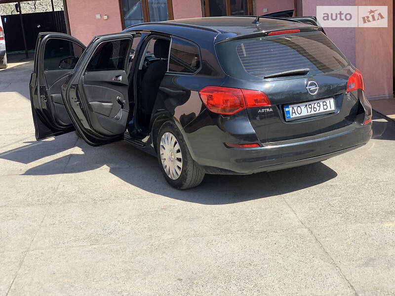 Універсал Opel Astra 2012 в Хусті фото 37 Універсал Opel Astra 2012 в Хусті