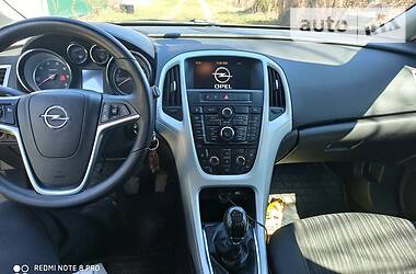 Універсал Opel Astra 2012 в 