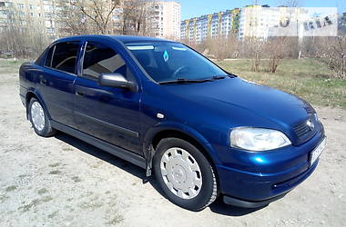 Седан Opel Astra 2005 в 