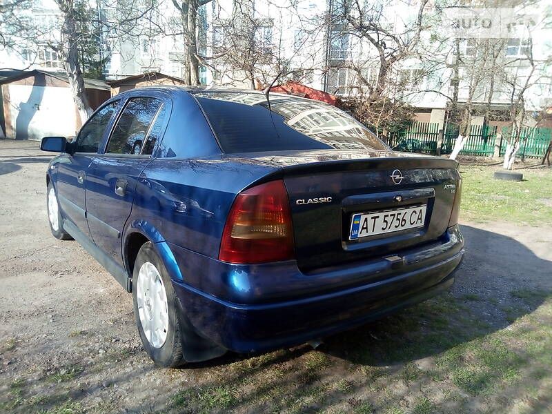 Седан Opel Astra 2005 в Ивано-Франковске