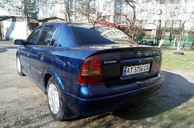 Седан Opel Astra 2005 в 