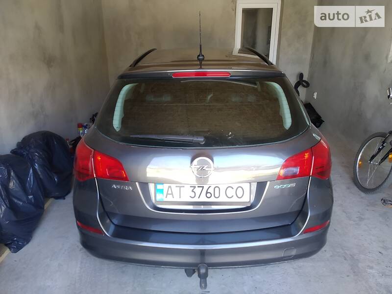 Универсал Opel Astra 2011 в Коломые
