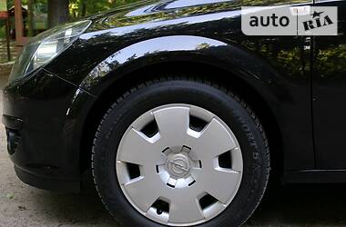 Хетчбек Opel Astra 2005 в 