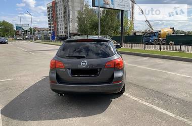 Універсал Opel Astra 2012 в Києві