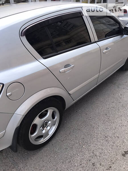 Хетчбек Opel Astra 2008 в Черкасах
