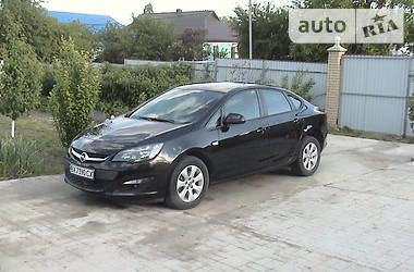 Седан Opel Astra 2014 в Хмельницком