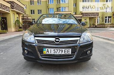 Хэтчбек Opel Astra 2013 в Киеве