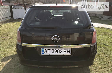 Универсал Opel Astra 2006 в Кицмани
