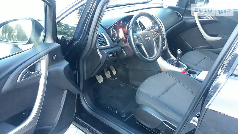 Універсал Opel Astra 2011 в Вінниці