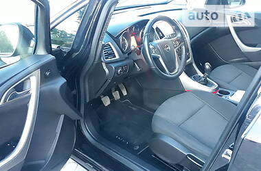 Універсал Opel Astra 2011 в 