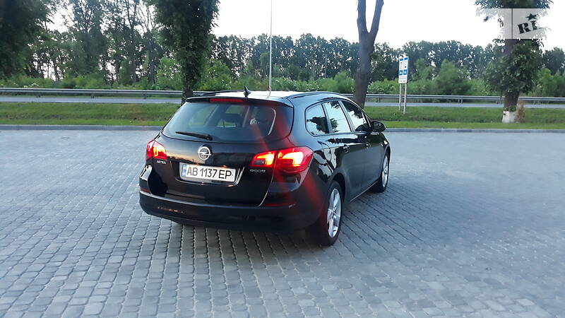 Універсал Opel Astra 2011 в Вінниці