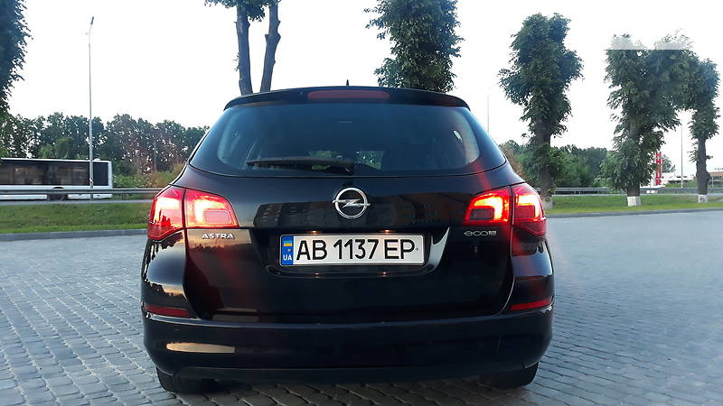 Універсал Opel Astra 2011 в Вінниці