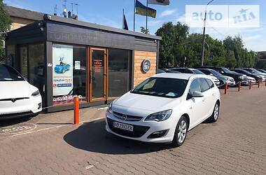 Универсал Opel Astra 2014 в Житомире