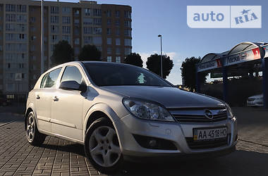Хетчбек Opel Astra 2008 в 