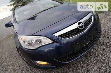 Универсал Opel Astra 2012 в Дрогобыче