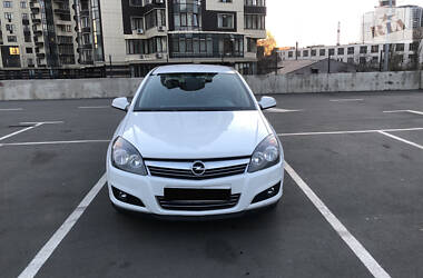 Хэтчбек Opel Astra 2013 в Киеве