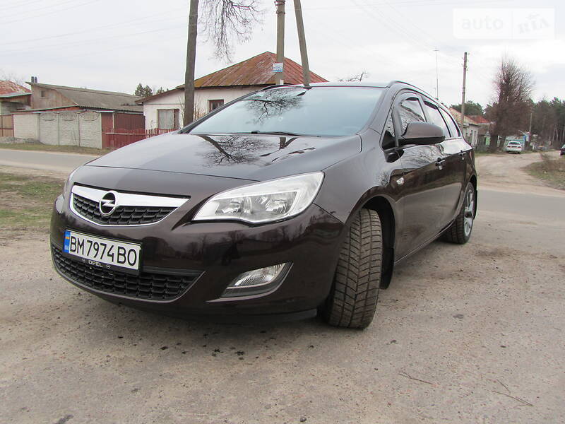 Универсал Opel Astra 2012 в Шостке