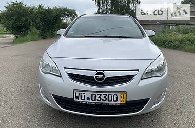 Універсал Opel Astra 2011 в 