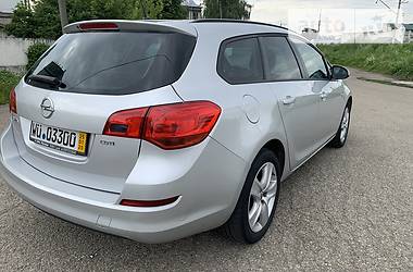 Універсал Opel Astra 2011 в 