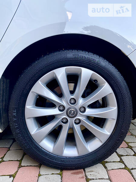 Універсал Opel Astra 2013 в Чернівцях