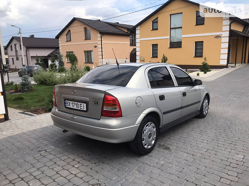 Седан Opel Astra 2006 в Хмельницькому