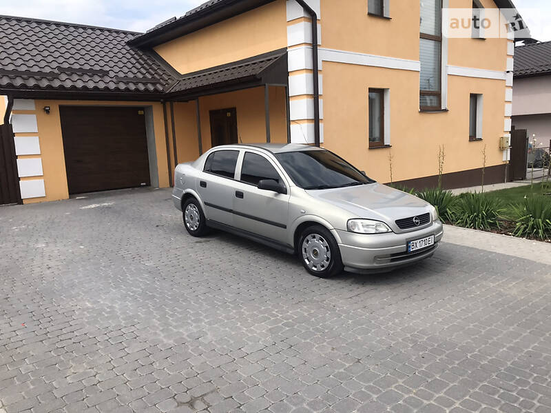 Седан Opel Astra 2006 в Хмельницькому